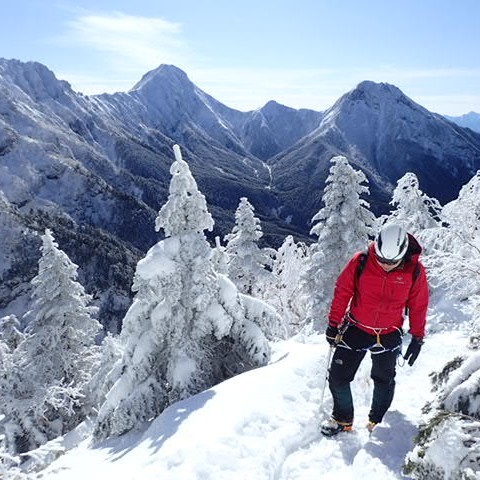 冰雪攀登